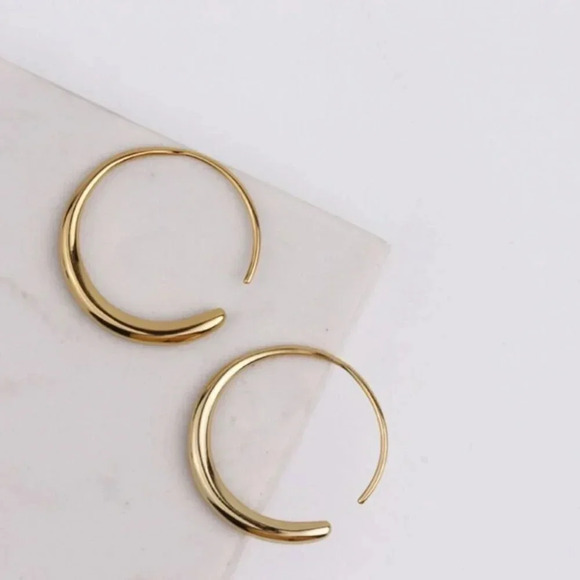 Minimalist Sterling Silver Hoop Circle Earrings - Picture 5 of 6
